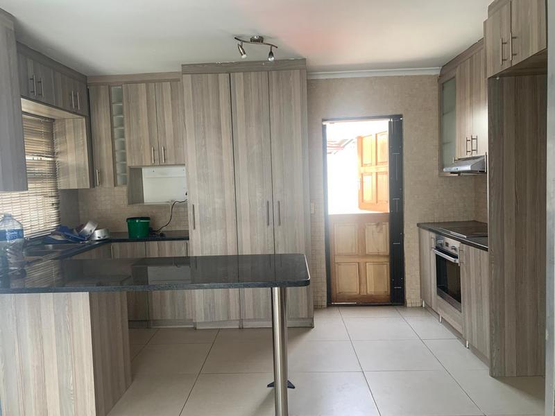 3 Bedroom Property for Sale in Silwood Heights Western Cape